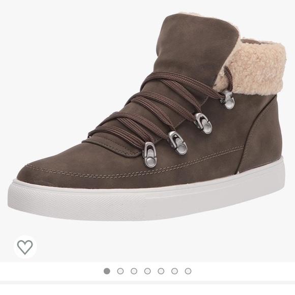 BNWT and in box faux fur sneaker - Picture 3 of 8